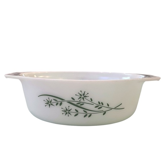 Pyrex Honeysuckle Pattern White and Green Casserole Dish - Picture 4 of 10